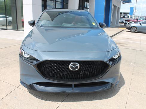 Used 2021 MAZDA MAZDA3 Hatchback w/Premium Plus Pkg AWD/4WD image 2