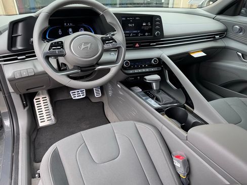 New 2026 Hyundai Elantra SEL Sport Premium FWD image 2