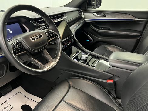 Certified 2022 Jeep Grand Cherokee Overland image 15