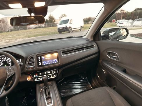 Used 2022 Honda HR-V EX image 22