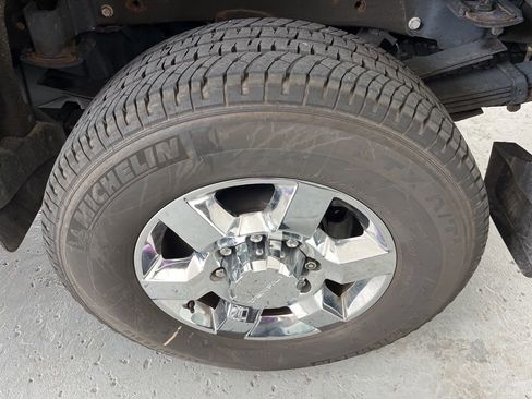 Used 2018 GMC Sierra 3500 Denali w/ Duramax Plus Package image 9