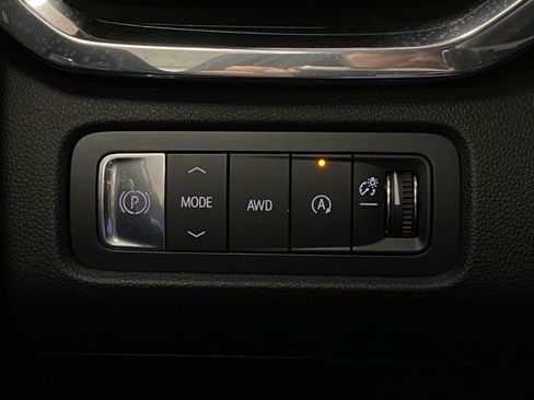 Used 2025 GMC Acadia Elevation w/ Elevation Premium Package AWD/4WD image 14