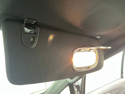 Used 2025 Chrysler Pacifica Select FWD image 69