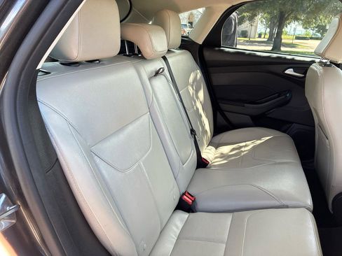 Used 2018 Ford Focus Titanium FWD image 37