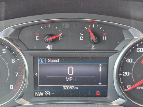 Used 2023 GMC Acadia SLE w/ Driver Convenience Package FWD image 9
