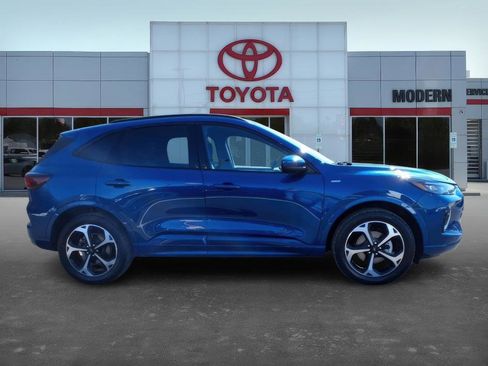 Used 2023 Ford Escape ST-Line Elite image 7