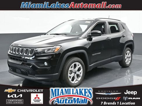 Used 2025 Jeep Compass Latitude image 1