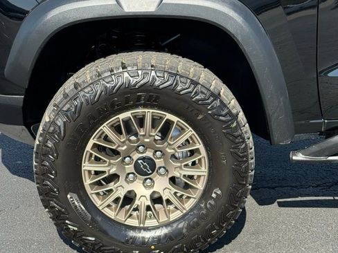 New 2026 Chevrolet Colorado ZR2 w/ Technology Package AWD/4WD image 7