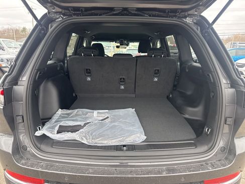 New 2026 Jeep Grand Cherokee Laredo image 24