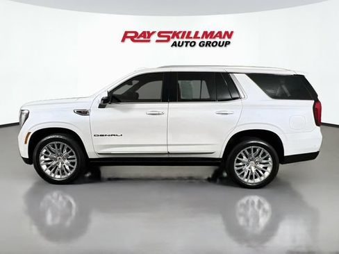 Used 2025 GMC Yukon Denali w/ Sun & Power Step Package AWD/4WD image 4