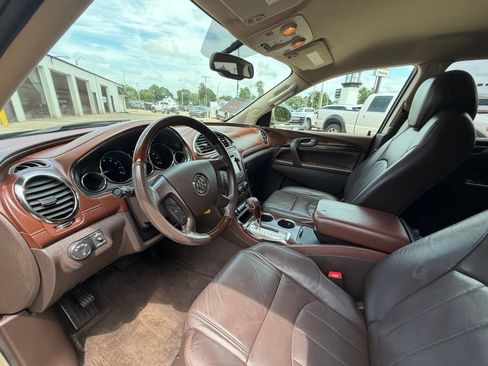 Used 2014 Buick Enclave Leather w/ Trailering Provision Package FWD image 11