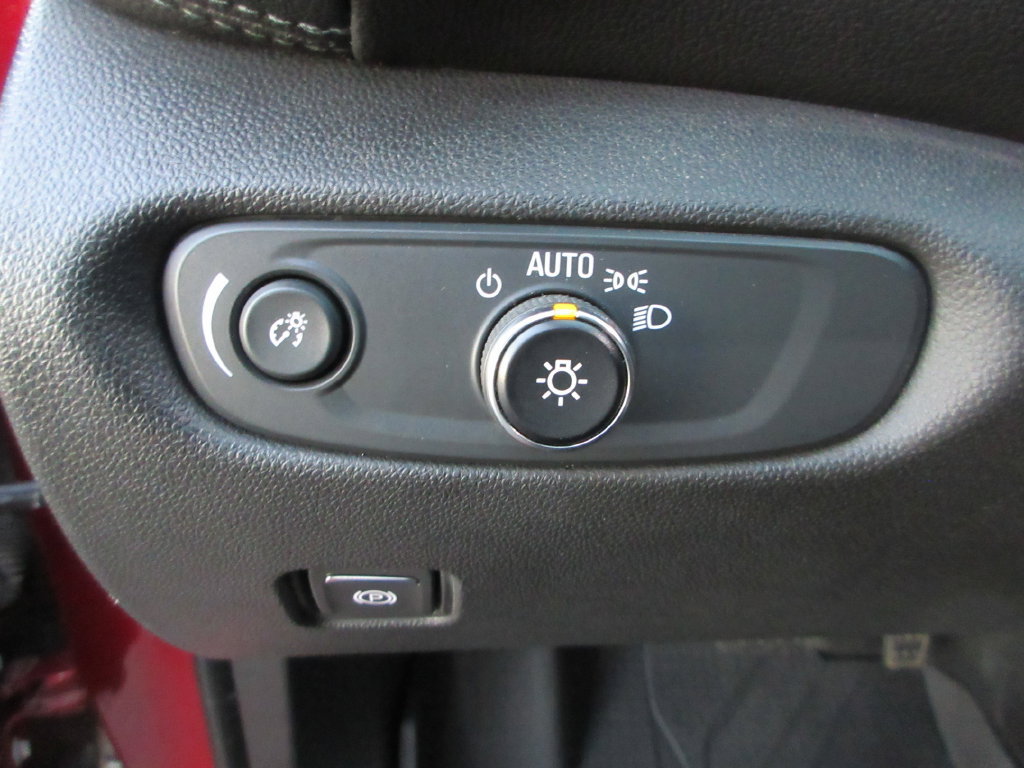 Certified 2020 Chevrolet Blazer LT FWD image 22