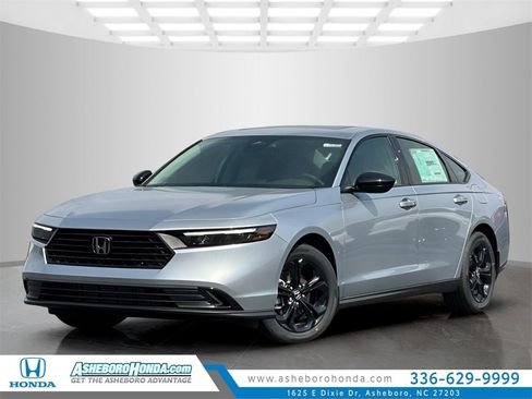 New 2025 Honda Accord SE image 1