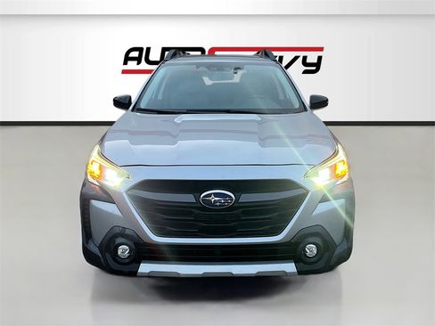 Used 2023 Subaru Outback Limited XT image 2