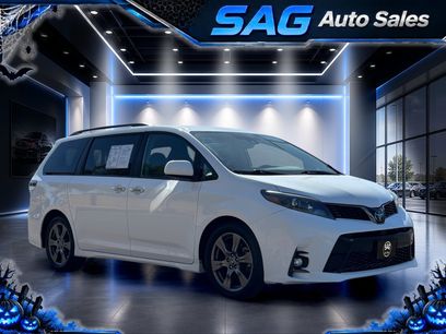 Used 2020 Toyota Sienna SE w/ Carpet Mat Package