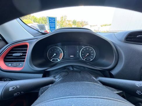 Used 2021 Jeep Renegade Sport AWD/4WD image 10