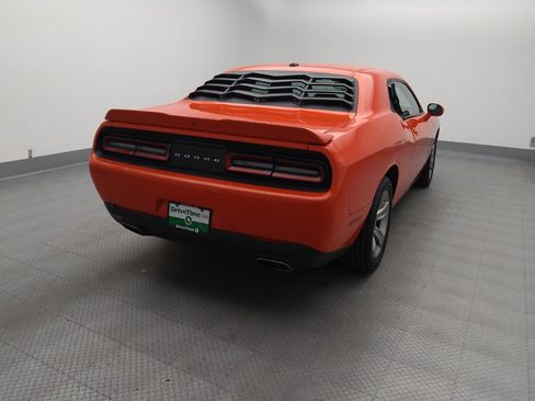Used 2021 Dodge Challenger SXT w/ Driver Convenience Group RWD image 7