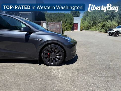 Used 2024 Tesla Model Y Performance AWD/4WD image 9