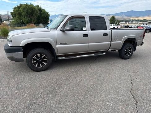 Used 2004 Chevrolet Silverado 2500 LS AWD/4WD image 2