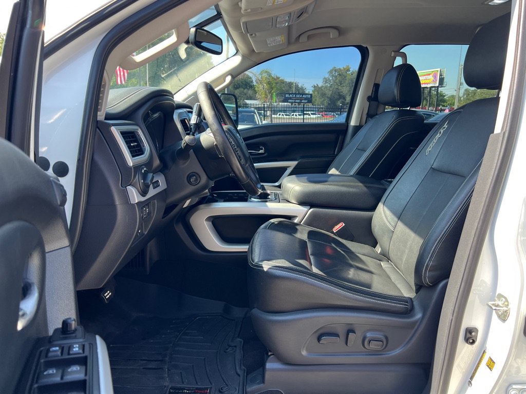 Used 2018 Nissan Titan PRO-4X w/ Pro-4x Convenience Package AWD/4WD image 17