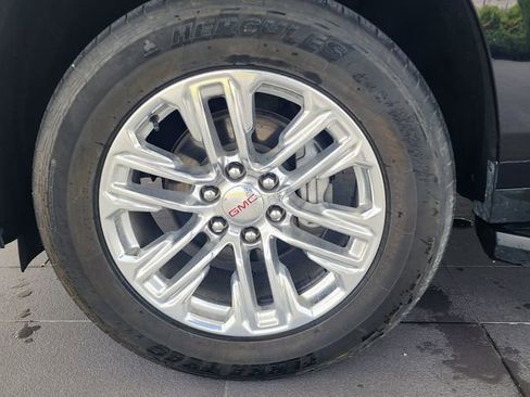 Used 2023 GMC Yukon SLT AWD/4WD image 10