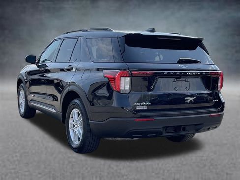Used 2025 Ford Explorer Active AWD/4WD image 21