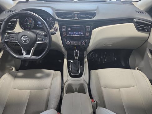 Used 2022 Nissan Rogue Sport SL FWD image 9
