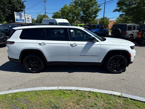 Used 2023 Jeep Grand Cherokee L Laredo AWD/4WD image 7