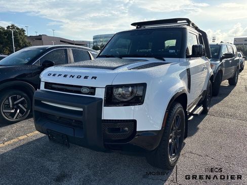 Used 2023 Land Rover Defender 90 X-Dynamic SE AWD/4WD image 2