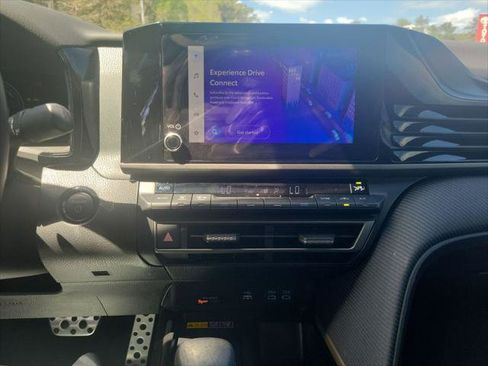 Certified 2025 Toyota Camry SE w/ Convenience Package image 21