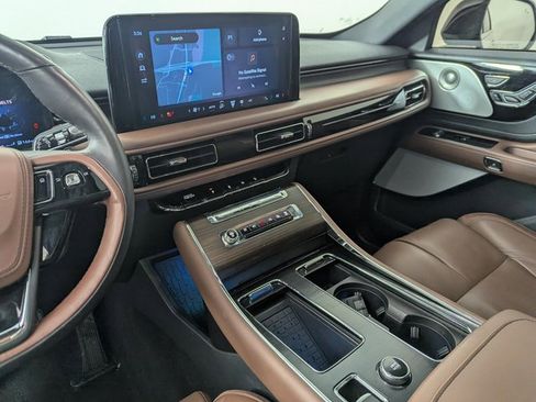 Used 2025 Lincoln Aviator Reserve w/ Equipment Group 201A image 14