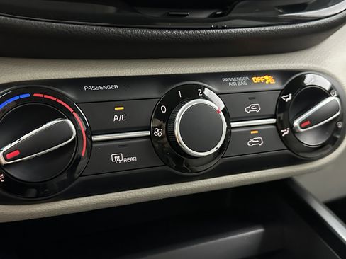 Used 2021 Kia Soul LX image 15