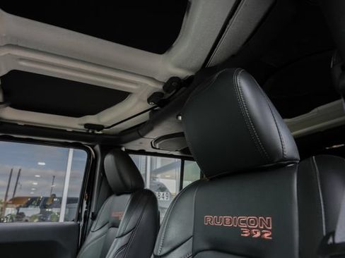 Used 2022 Jeep Wrangler Unlimited Rubicon w/ Trailer Tow Package AWD/4WD image 22