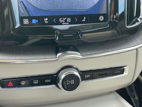 Certified 2023 Volvo XC60 B5 Plus w/ Climate Package image 26