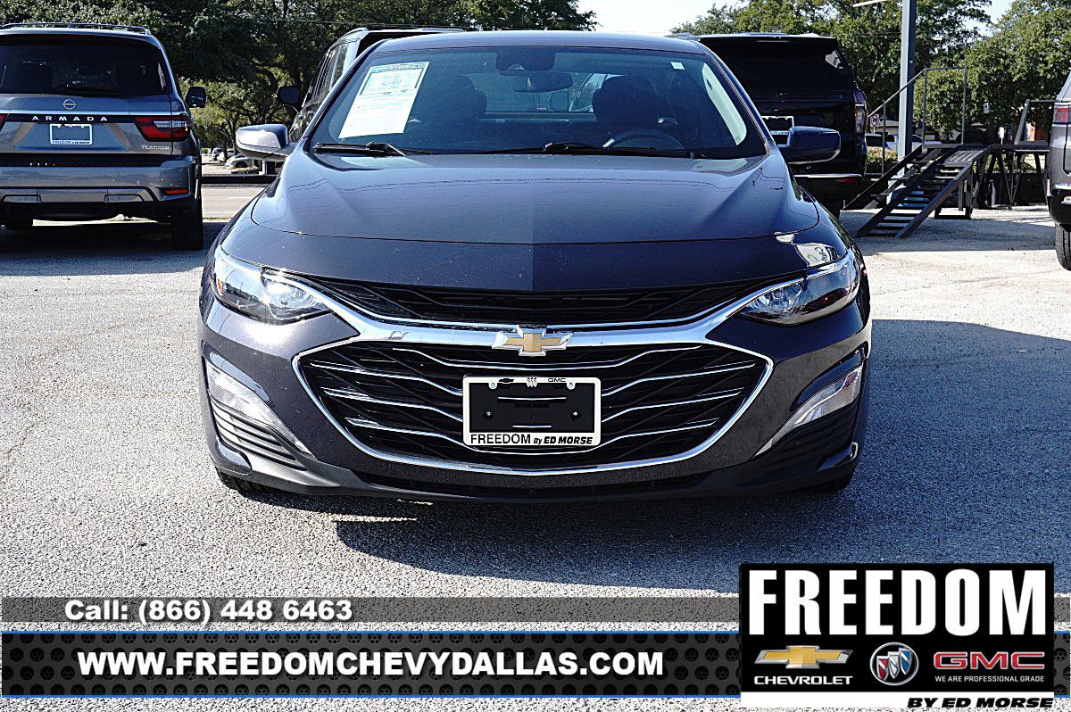 Certified 2025 Chevrolet Malibu LT FWD image 2