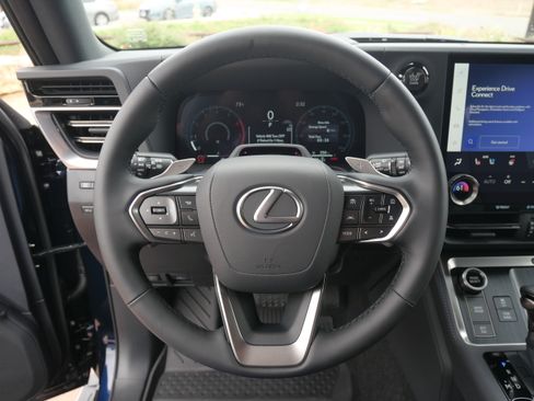 Used 2025 Lexus GX 550 image 24