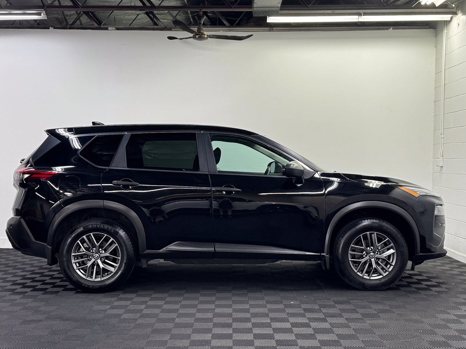 Used 2021 Nissan Rogue S AWD/4WD image 4