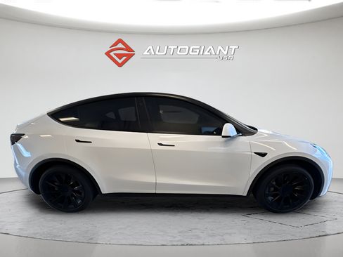 Used 2021 Tesla Model Y 2WD image 5