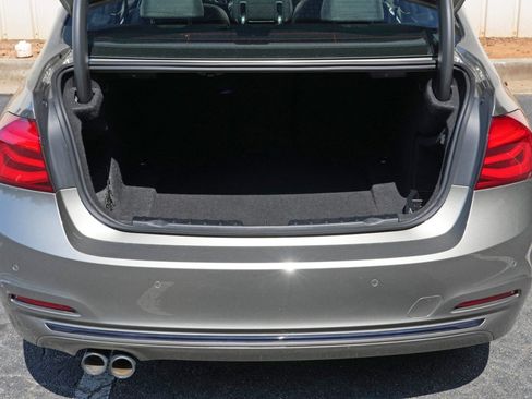 Used 2018 BMW 330i Sedan w/ Premium Package RWD image 9