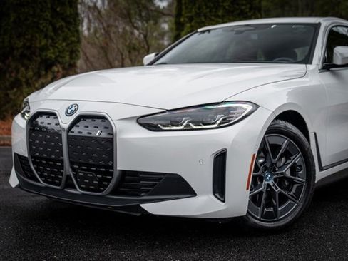 Used 2023 BMW i4 eDrive35 image 2