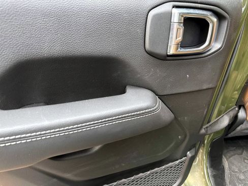 Used 2023 Jeep Wrangler Unlimited Sahara w/ Cold Weather Group image 8