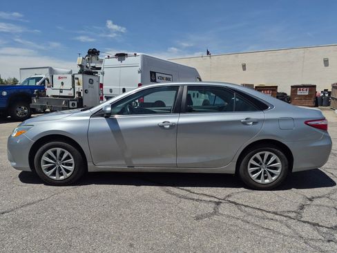 Used 2015 Toyota Camry LE FWD image 9