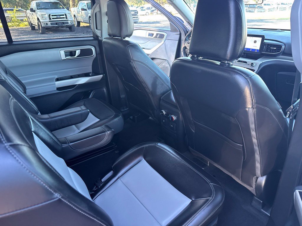 Used 2023 Ford Explorer XLT w/ Equipment Group 202A RWD image 15