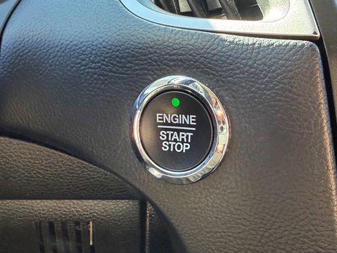 Used 2020 Ford Edge SEL image 25