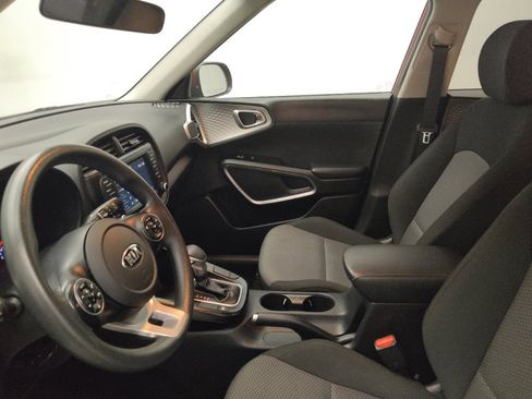 Used 2020 Kia Soul LX image 17