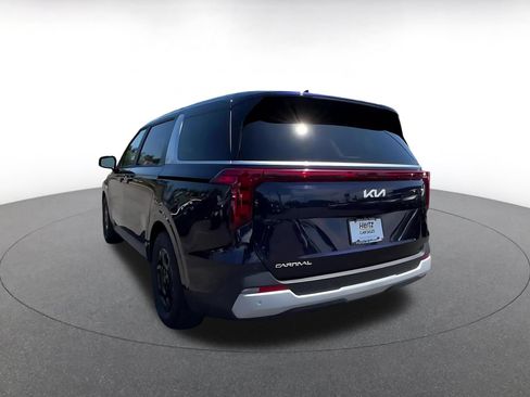 Used 2026 Kia Carnival FWD image 9