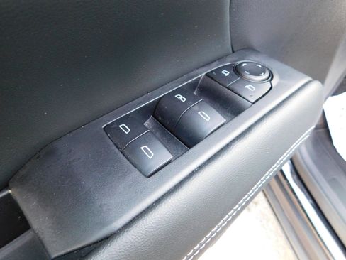 Used 2025 GMC Terrain Elevation image 22