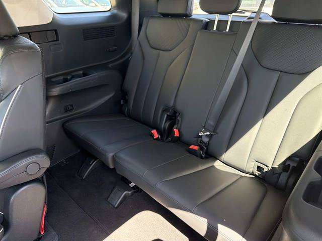 Used 2024 Hyundai Palisade SEL w/ Premium Package FWD image 13
