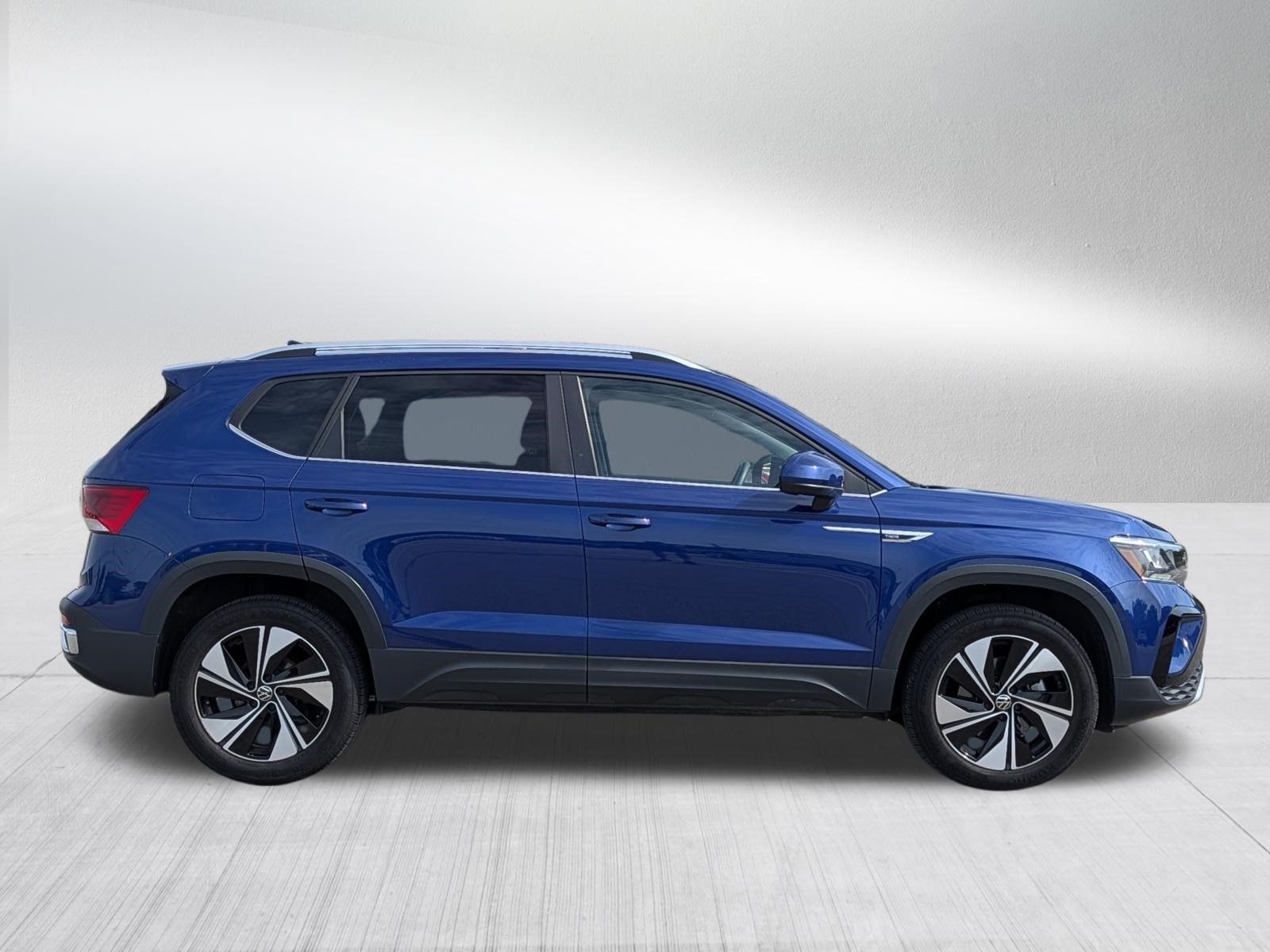 Certified 2024 Volkswagen Taos SE AWD/4WD image 8