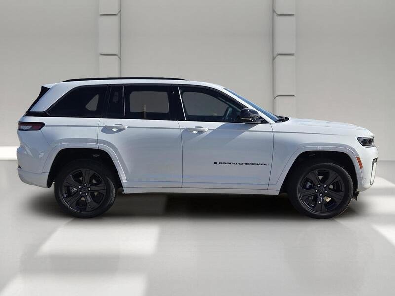 New 2027 Jeep Grand Cherokee Limited AWD/4WD image 6